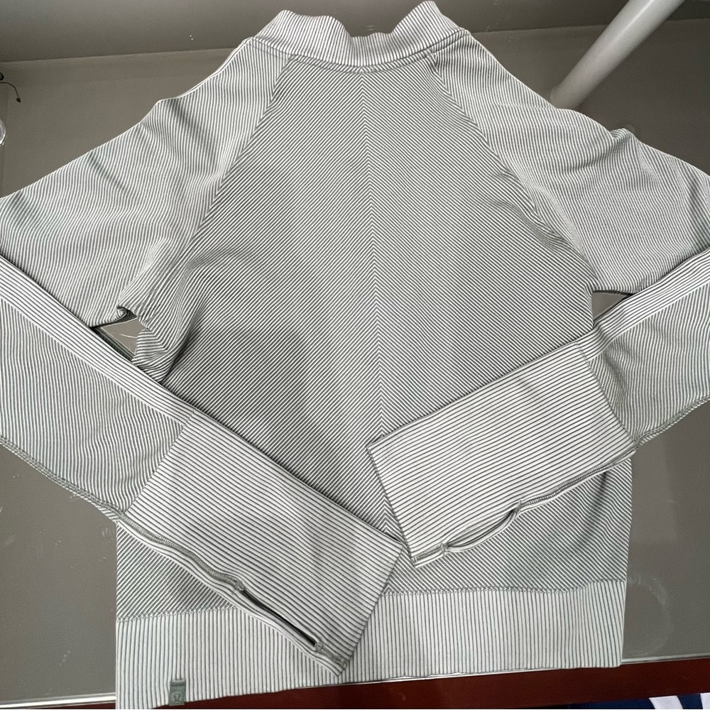 Lululemon Top - Picture 2 of 4